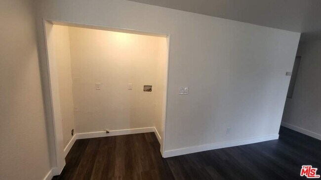 Foto del edificio - 10376 Wilmington Ave