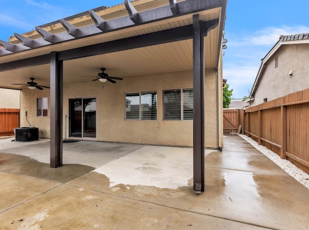 Building Photo - 2026 Rickenbacker Ln