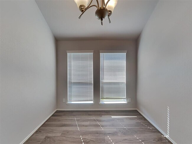 Building Photo - 1610 Diamond Mountain Dr
