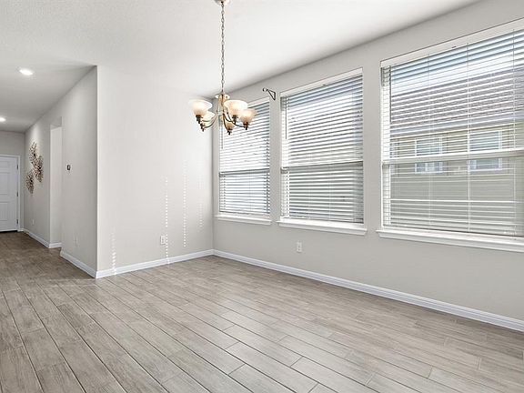 Dining Area - 3017 Settlement Dr
