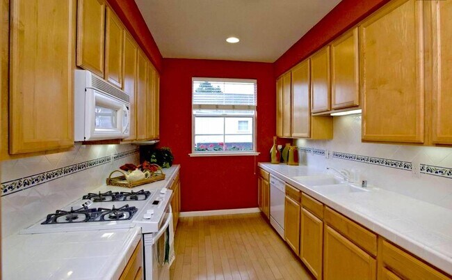 Building Photo - 304 S Humboldt St