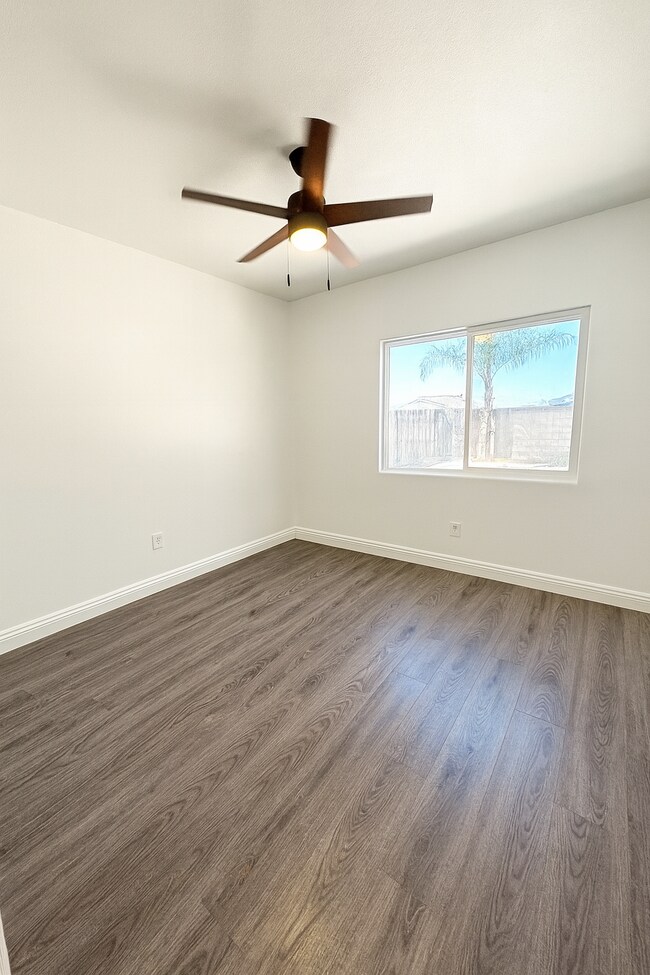 Foto del edificio - 617 E 109th St