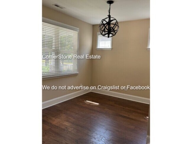 Foto del edificio - 547 Micahs Way N