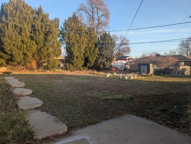 Building Photo - 220 E 300 N