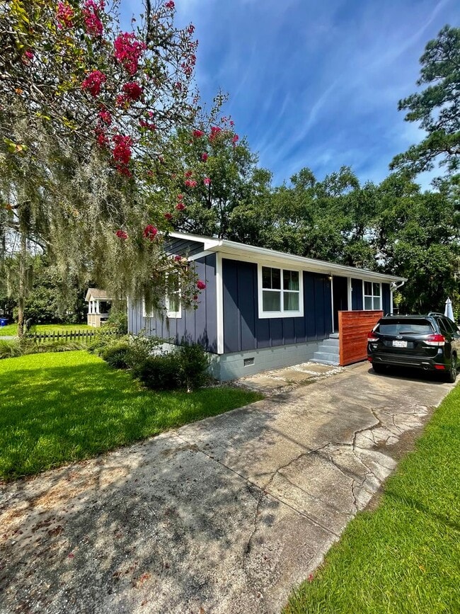 Photo - 10 Oak Forest Drive House