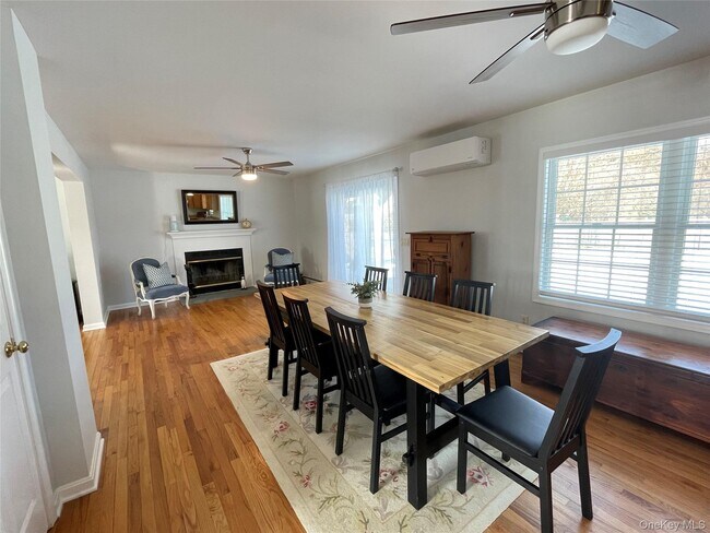 Foto del edificio - 59 Peconic Ave