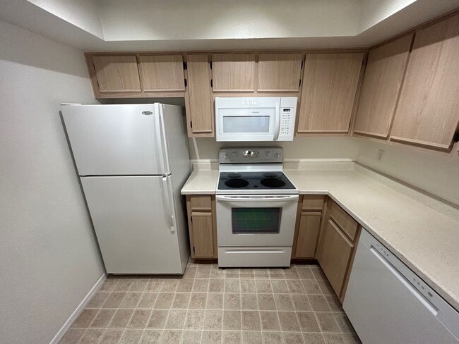 Building Photo - EXCELLANT ONE BEDROOM AND ONE BATHOOM SPRI...