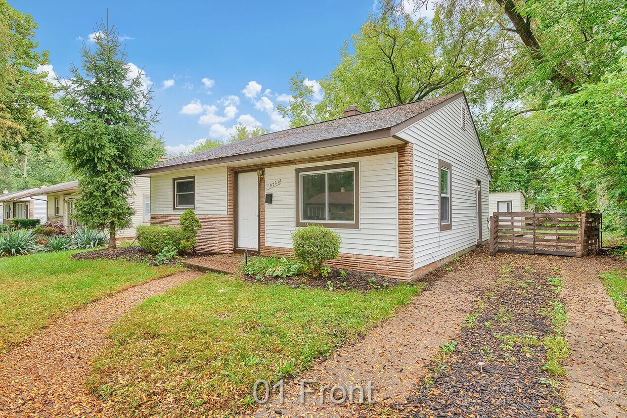 Primary Photo - 10231 Troy St