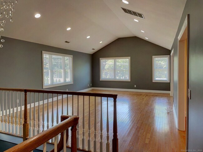 Building Photo - 675 High Ridge Rd