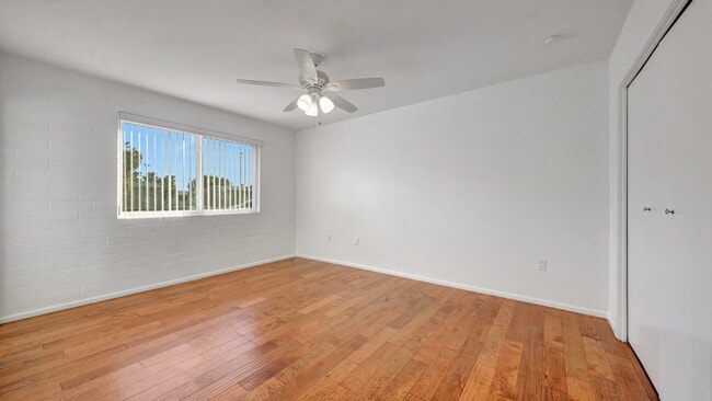 Building Photo - 10266 Snead Cir N