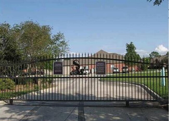 Foto del edificio - 809 Summer Breeze Dr