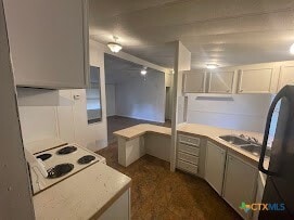 Building Photo - 536 Royal Oak Dr