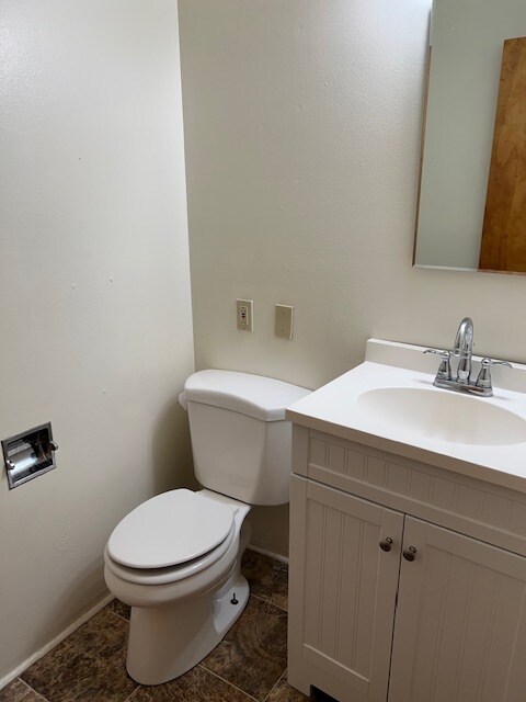 Baño - planta principal - 1124 E Benton St