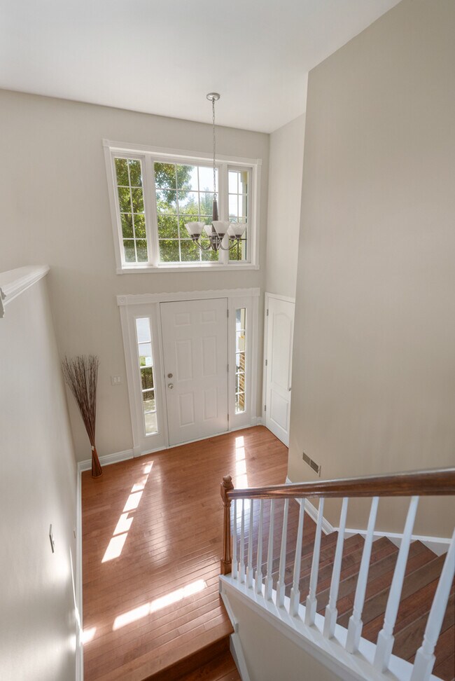 Foto del edificio - 600 Stone Brook Ct
