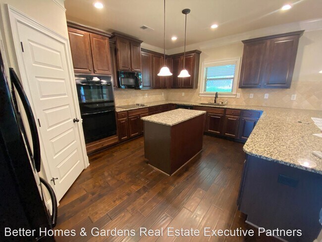 Foto del edificio - 4 br, 2.5 bath House - 735 Porter Lane