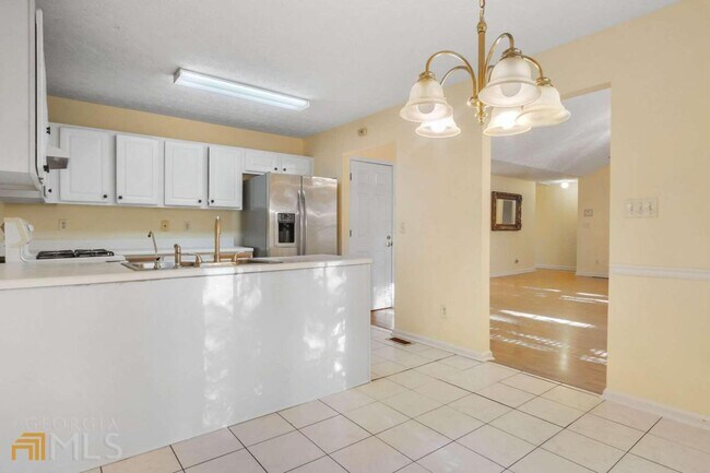 Building Photo - 525 Cedarhurst Rd