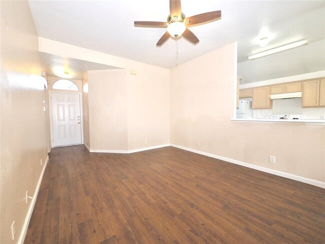 Building Photo - 321 Juniper Dr