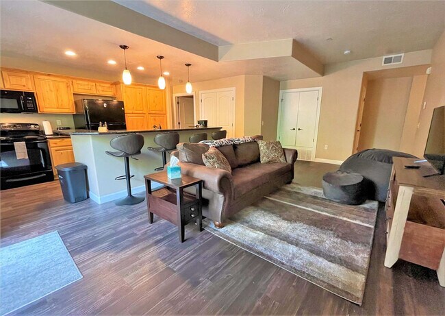 Foto del edificio - 606 W S Temple St