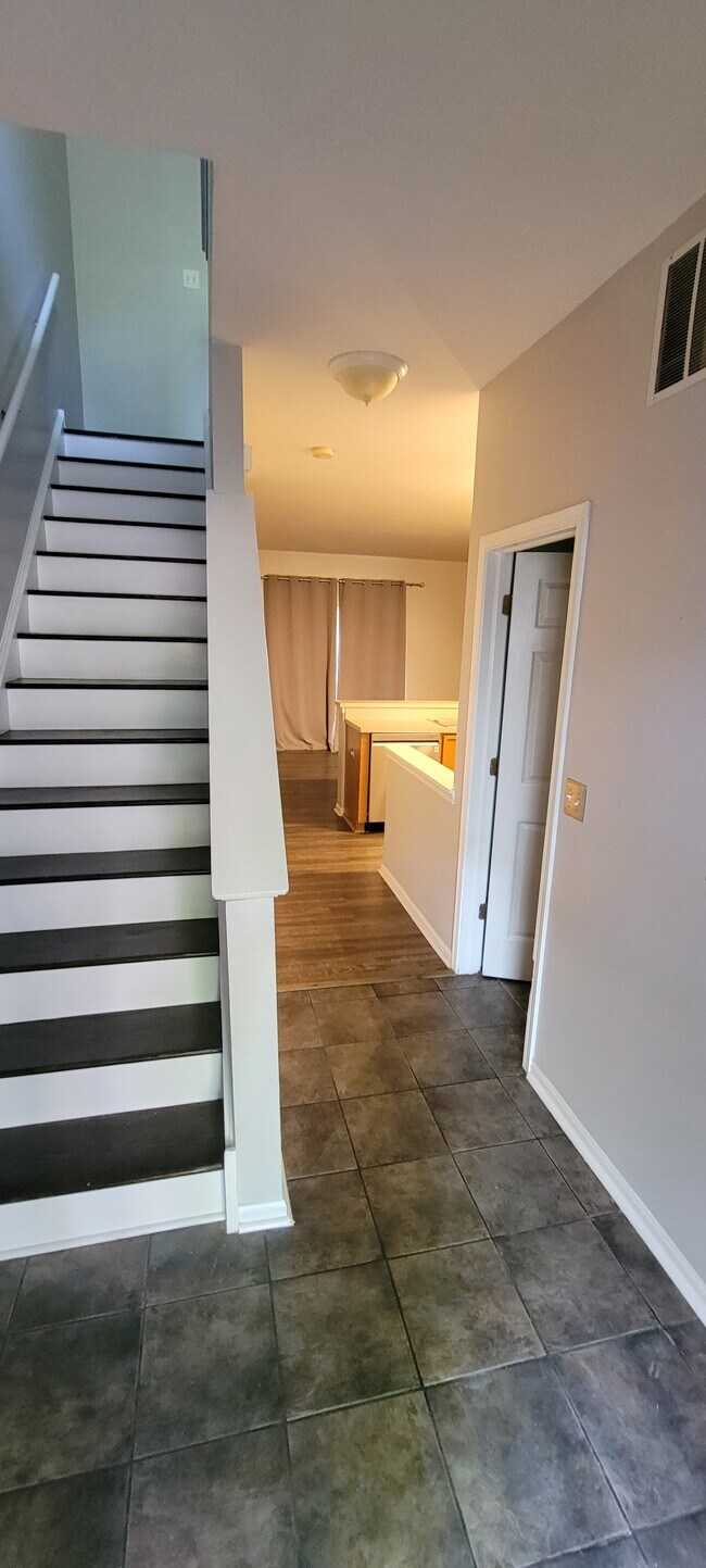 Foto del edificio - 4053 Oak Tree Ln