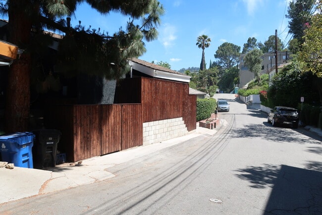 Building Photo - 3942 Murietta Ave