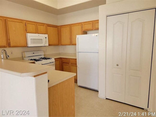Building Photo - MISSION RIDGE 1ST FLOOR UNIT!!