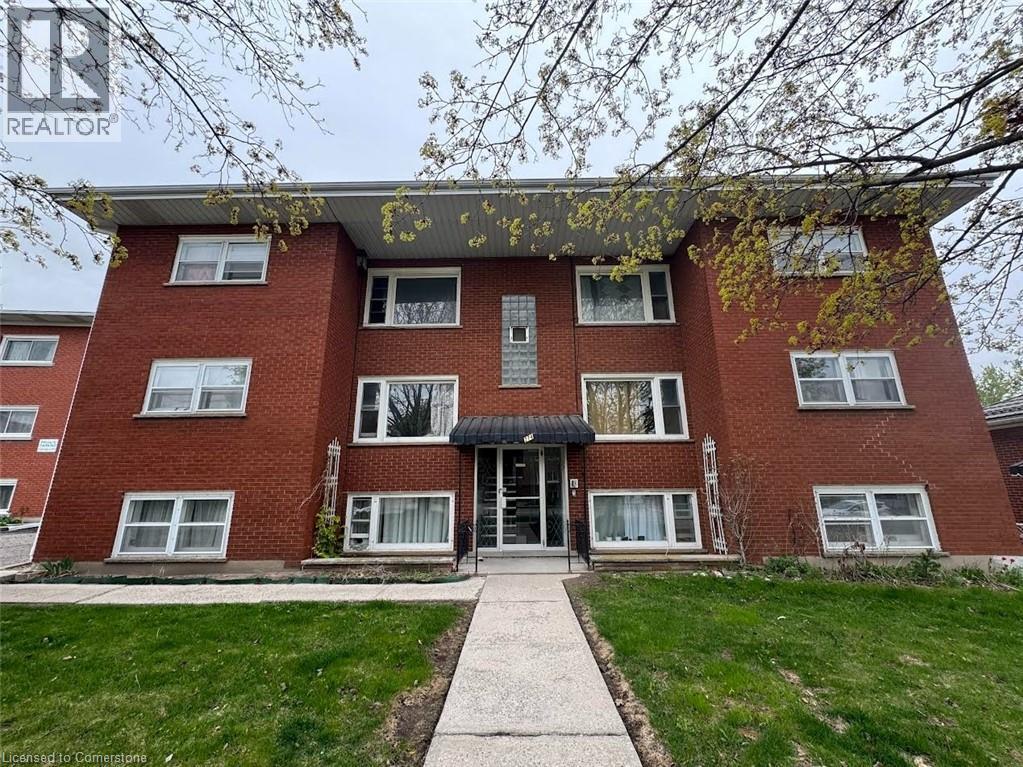 Photo principale - 274 Ottawa St S