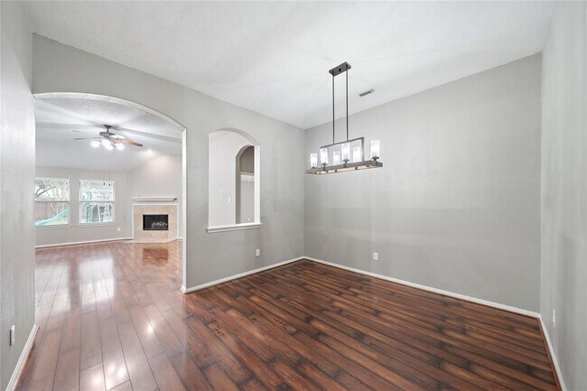 Foto del edificio - 13104 Castlewind Ln