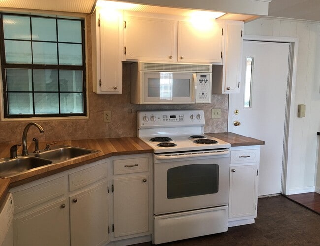 Photo - 703 Fieldstone Ave House