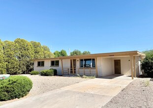 Building Photo - 3048 Meadowlark Dr