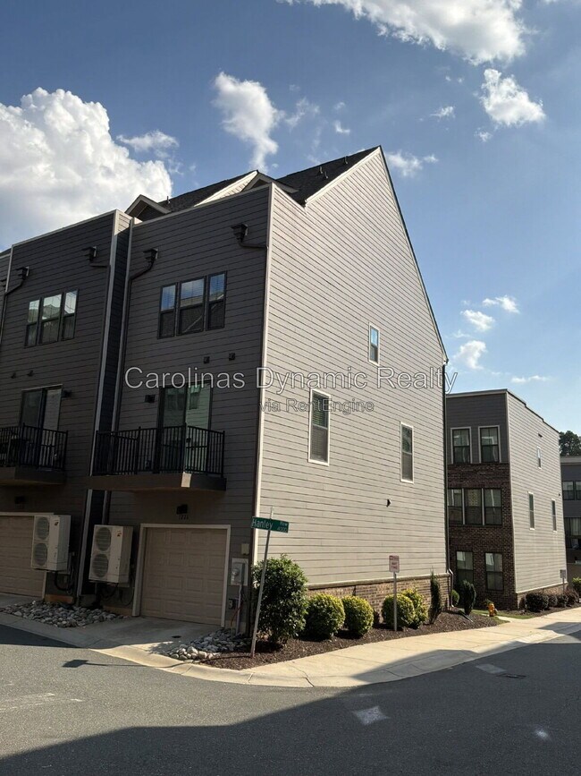 Foto del edificio - 1226 Gleason Wy