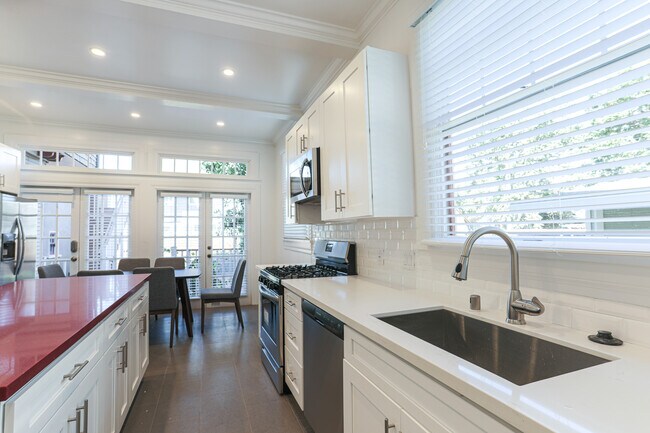 Foto del edificio - 2142 Portland St