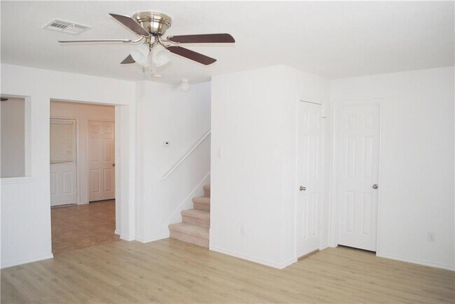 Foto del edificio - 2408 Bluffstone Dr