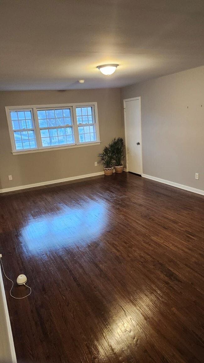 Building Photo - 17 Union Ave