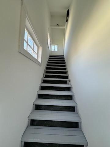 Building Photo - 442 4th Ave N