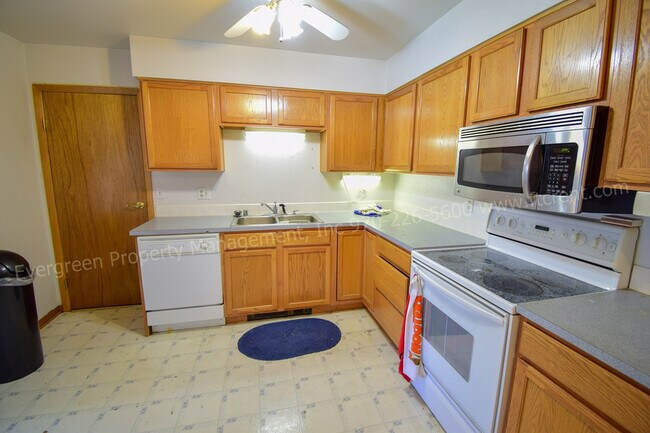 Foto del edificio - 2030 Pecos Pl