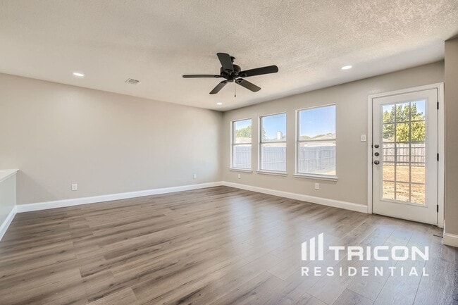 Building Photo - 2949 Monticello Ln