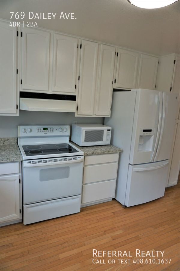 Building Photo - Well Maintained Home in Great Blossom Vall...