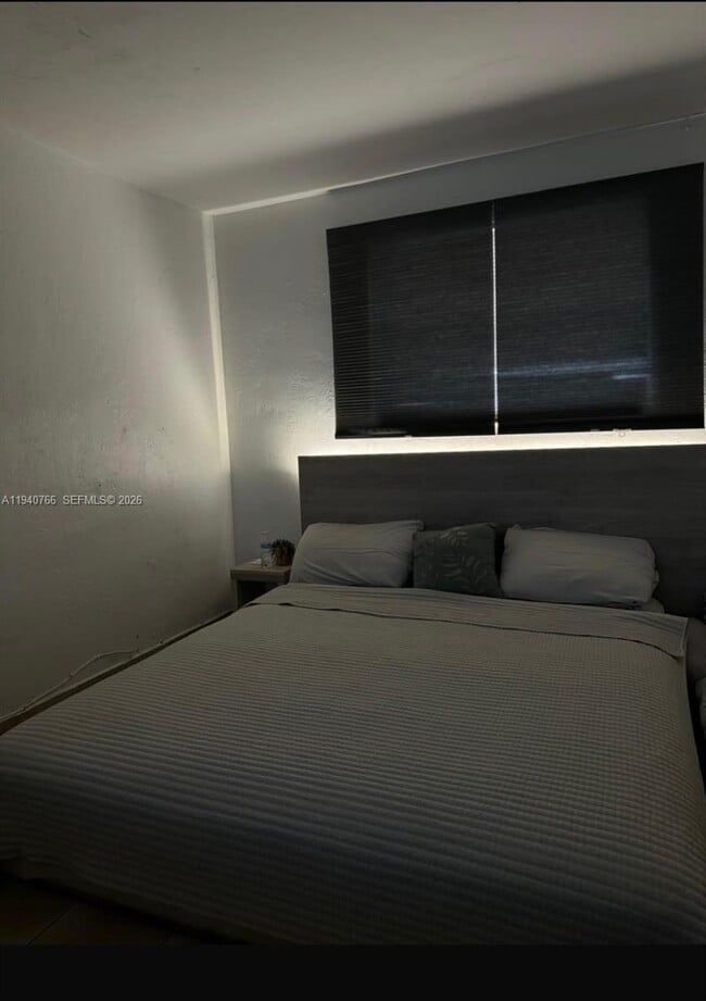 Foto del edificio - 4655 Palm Ave