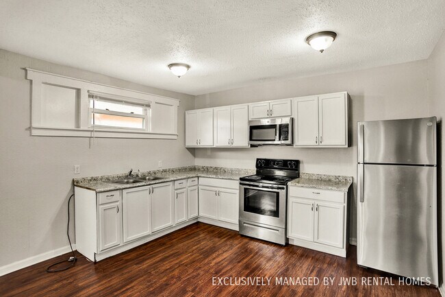 Building Photo - 1433 W 33rd St