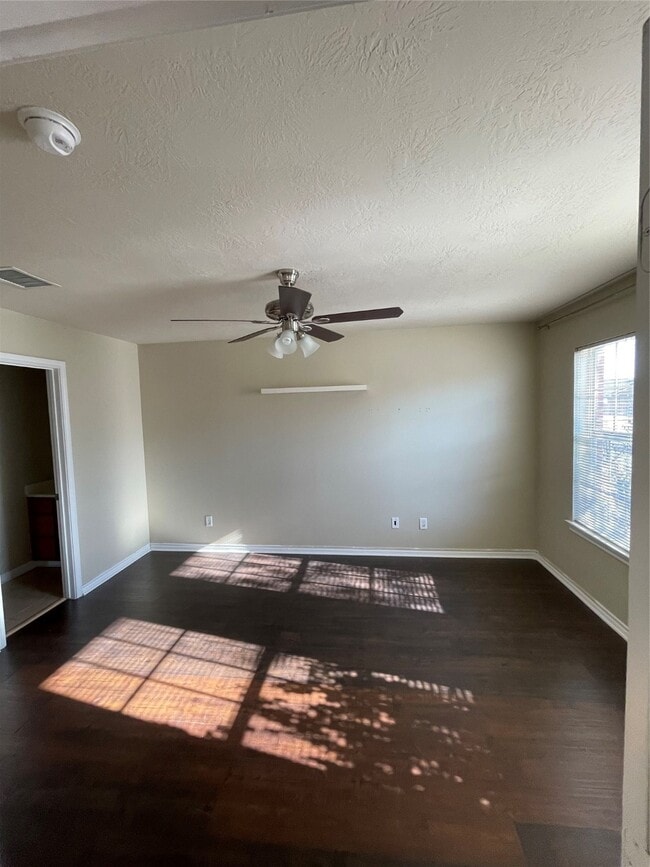 Foto del edificio - 513 Thornton Ct