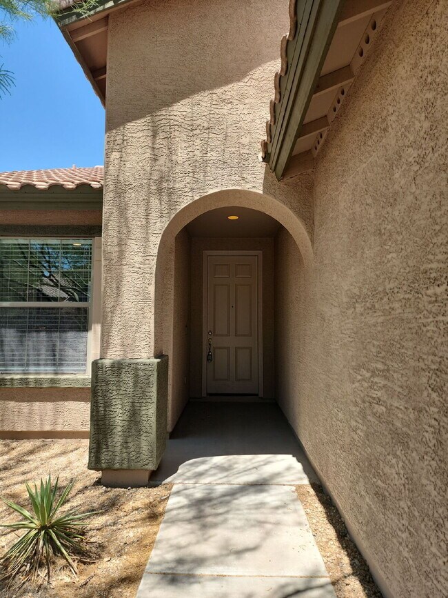 Building Photo - "Charming Anthem Retreat: 3-Bed, 2-Bath Ge...