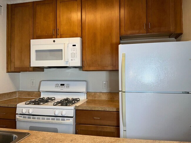 Foto del edificio - Renovated 1 BR, 1 BA, kitchen w/new appliances,