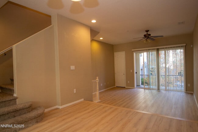 Foto del edificio - 3116 Sterling Ridge Cir