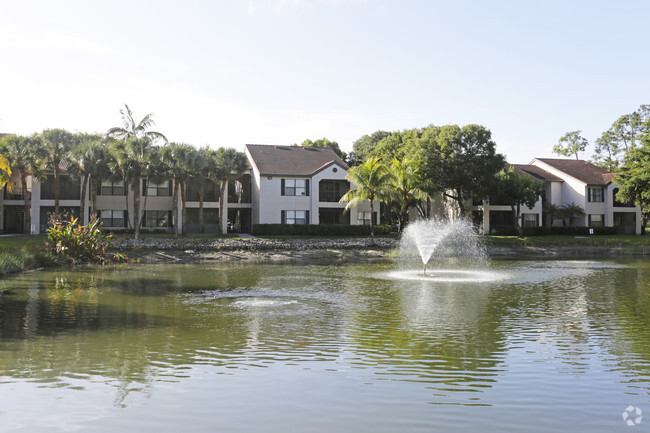 Building Photo - Oasis at Naples