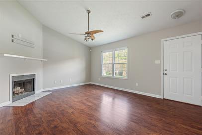 Foto del edificio - 4629 Woodbridge Ln