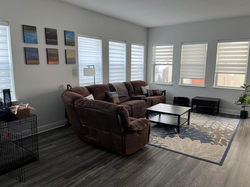 Foto del edificio - 8553 Dubochet St