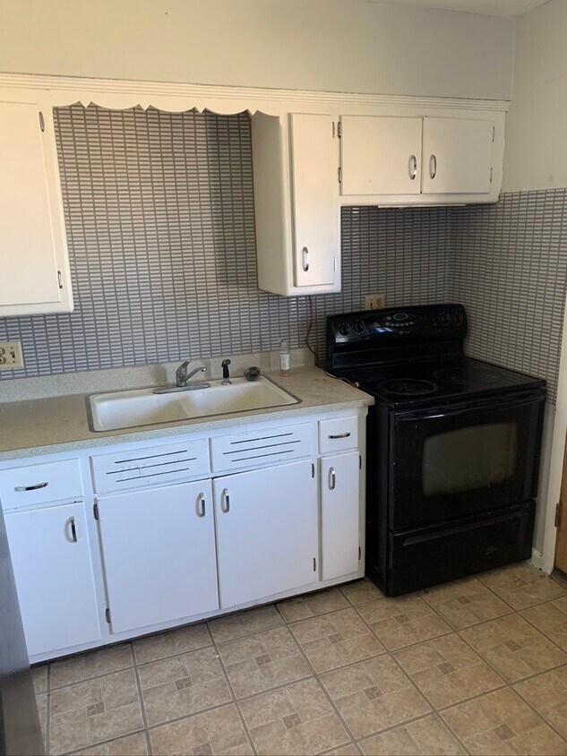 6518 W Medford Ave Unit 3, Milwaukee, WI 53218 6518 W Medford Ave