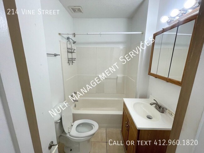 Foto del edificio - 214 Vine St