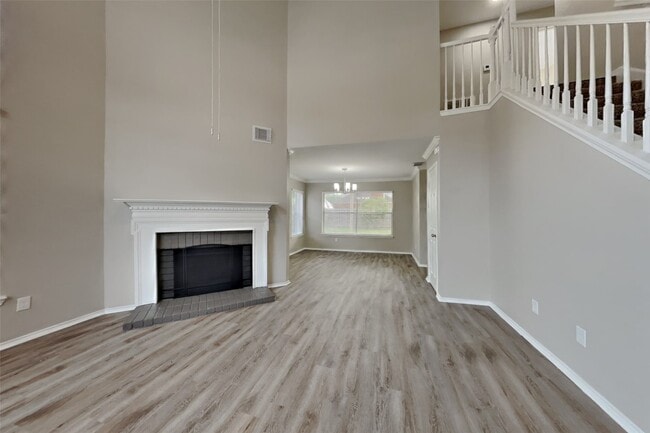 Foto del edificio - 16834 Scenic Gardens Dr