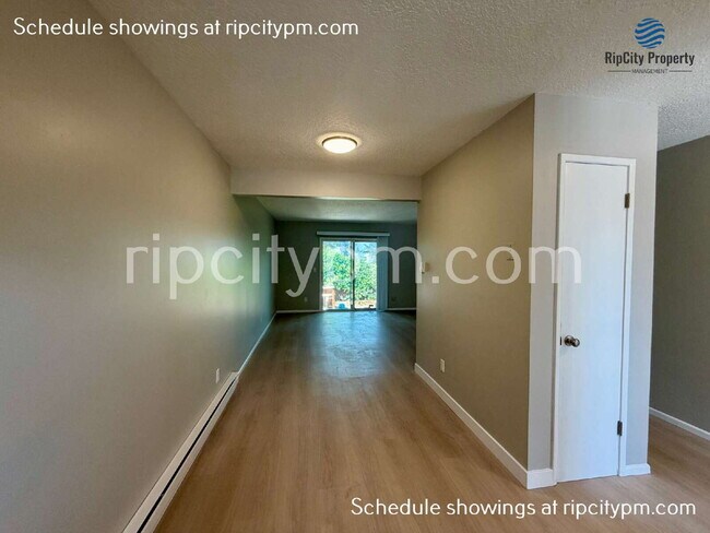 Building Photo - 21723 SE Alder Dr